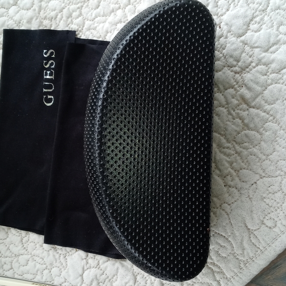 GUESS RX GLASSES AND CASE - Picture 8 of 10